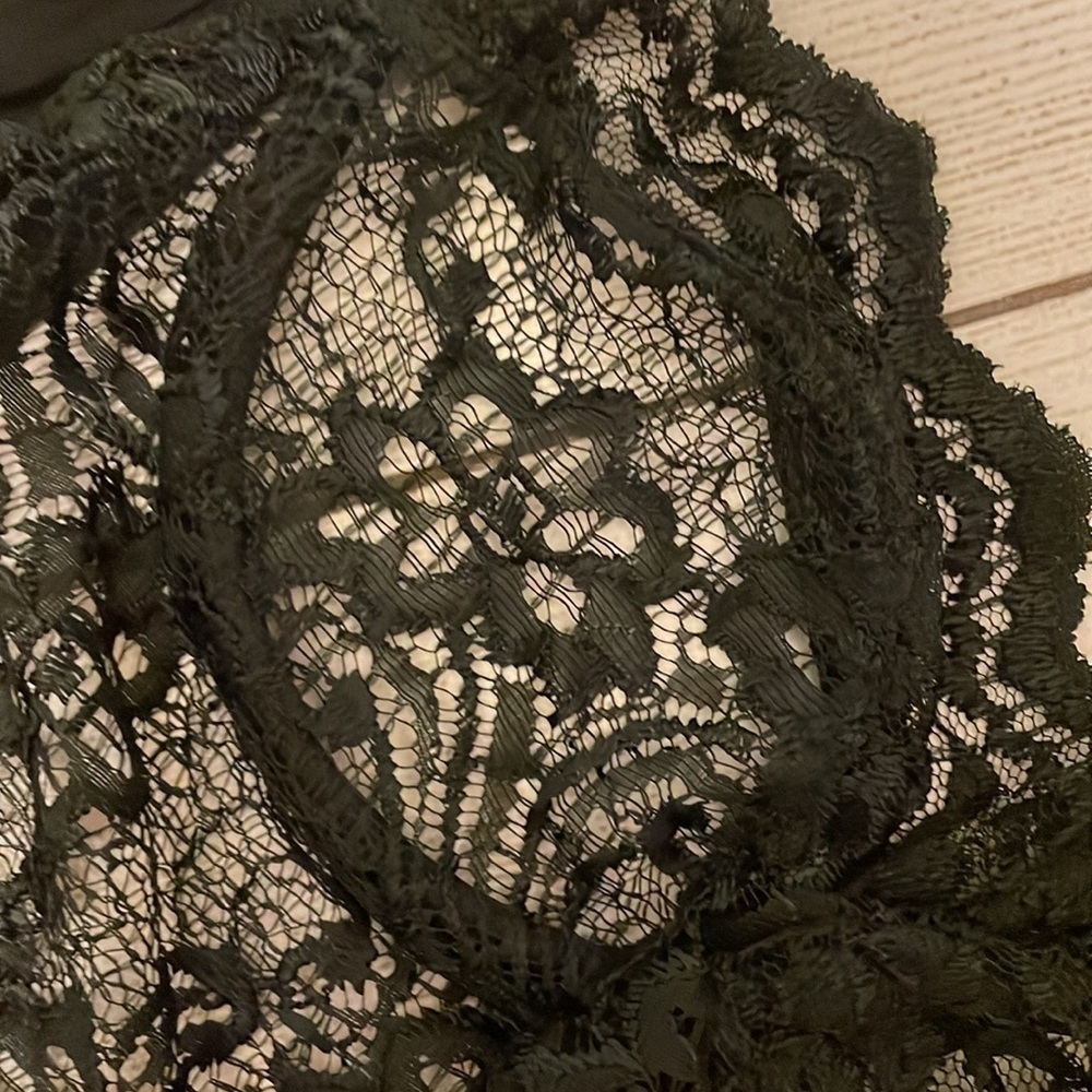 EUC 90’s Vintage Victorias Secretary gold tag black lace and mesh thong teddy‌‌ - Picture 3 of 5